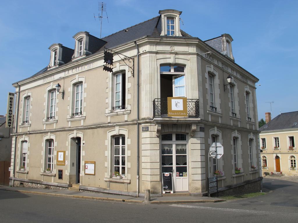 Le Relais De La Caleche Hotell Saint-Denis-dʼAnjou Eksteriør bilde
