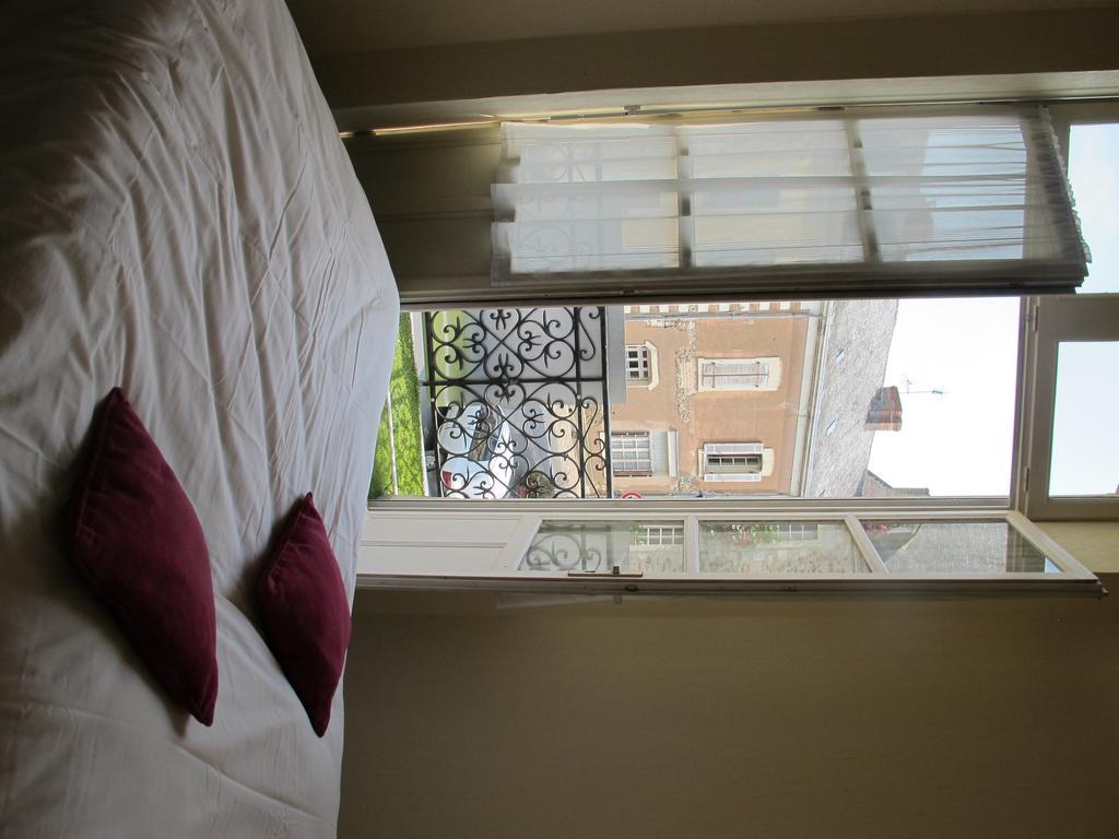 Le Relais De La Caleche Hotell Saint-Denis-dʼAnjou Eksteriør bilde