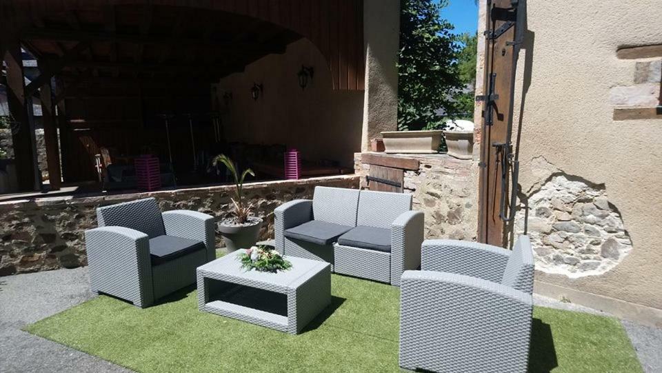Le Relais De La Caleche Hotell Saint-Denis-dʼAnjou Eksteriør bilde