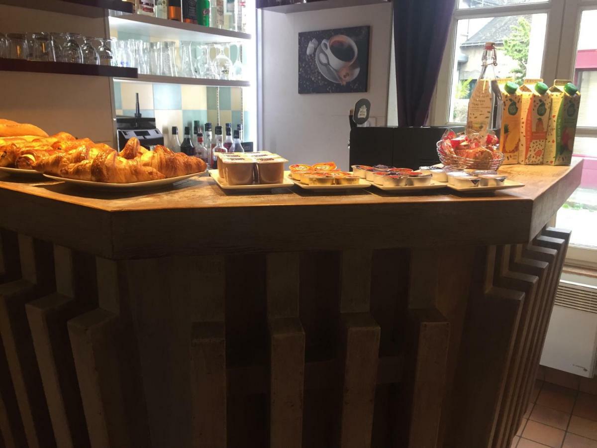 Le Relais De La Caleche Hotell Saint-Denis-dʼAnjou Eksteriør bilde